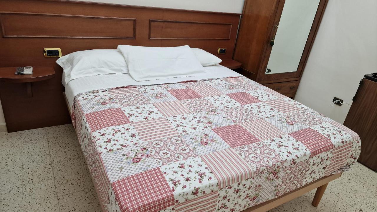 Vittoria Guest House Battipaglia Kültér fotó