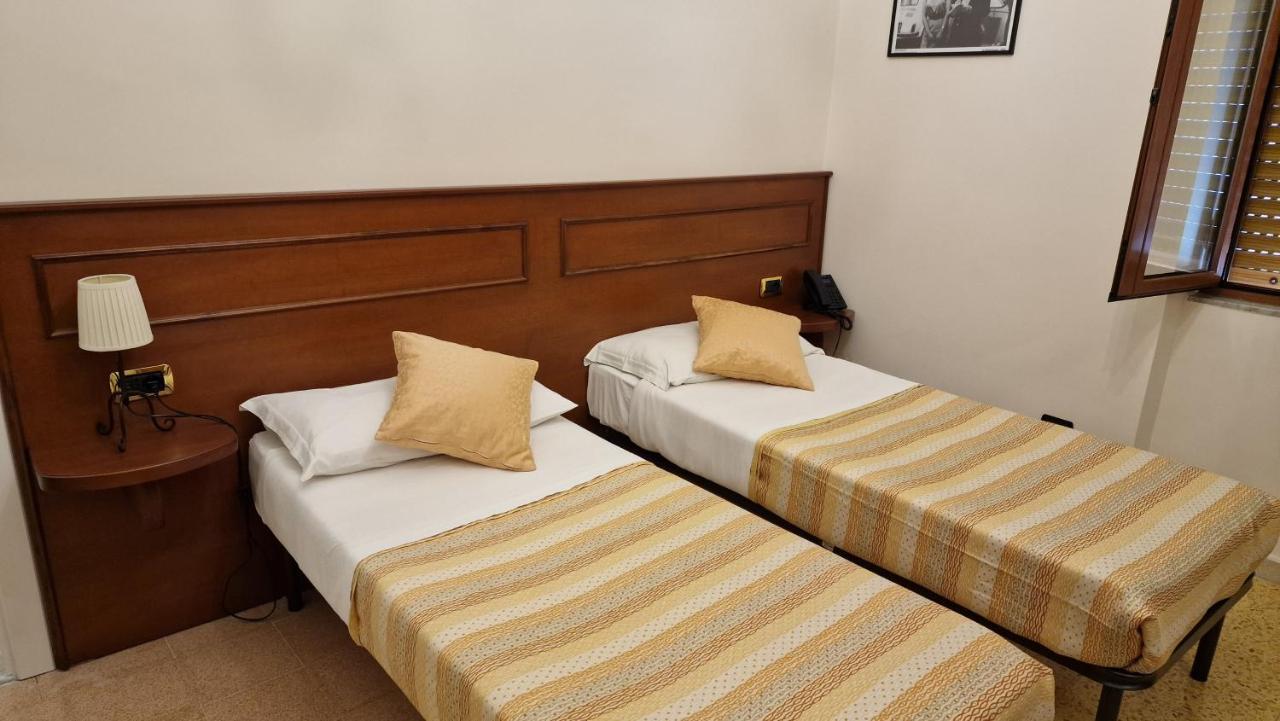 Vittoria Guest House Battipaglia Kültér fotó