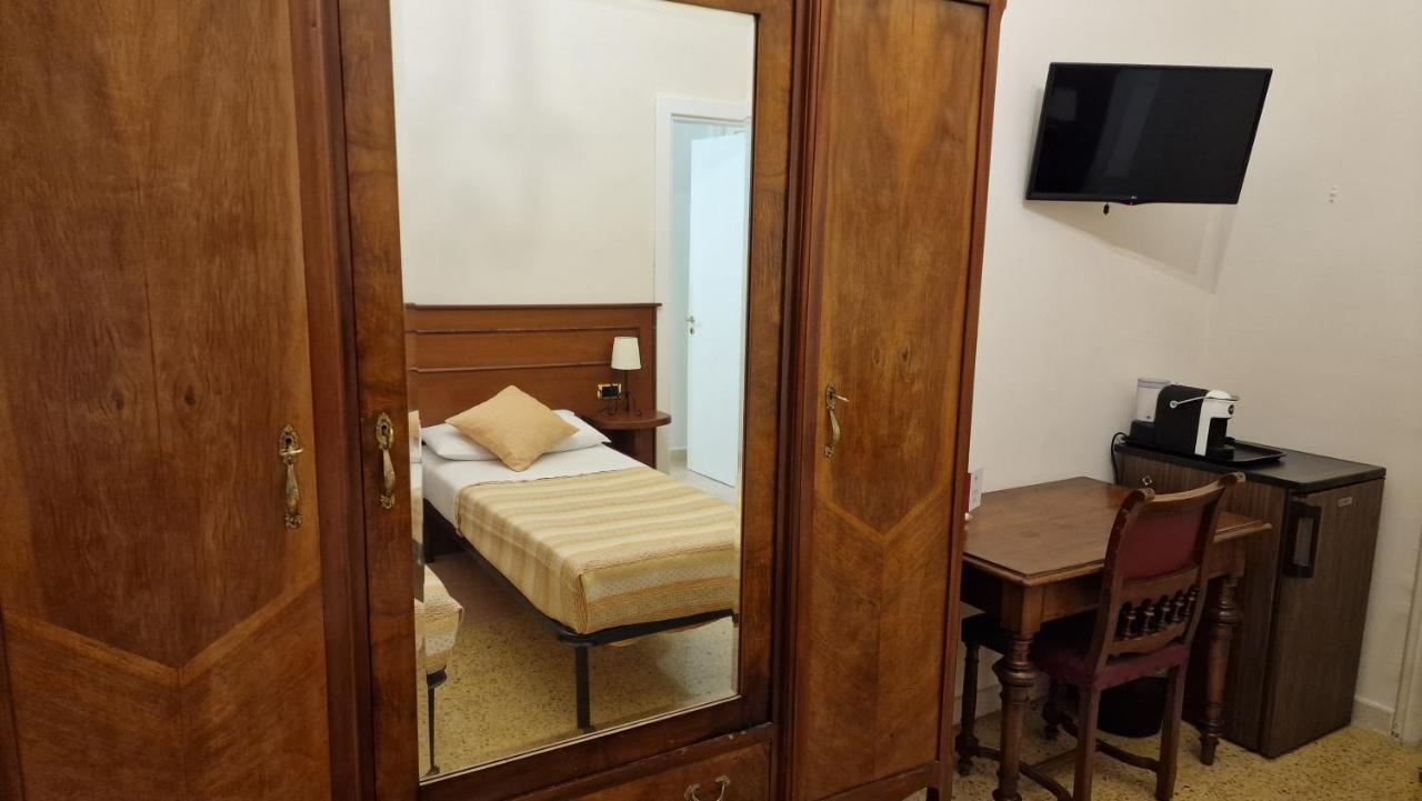 Vittoria Guest House Battipaglia Kültér fotó