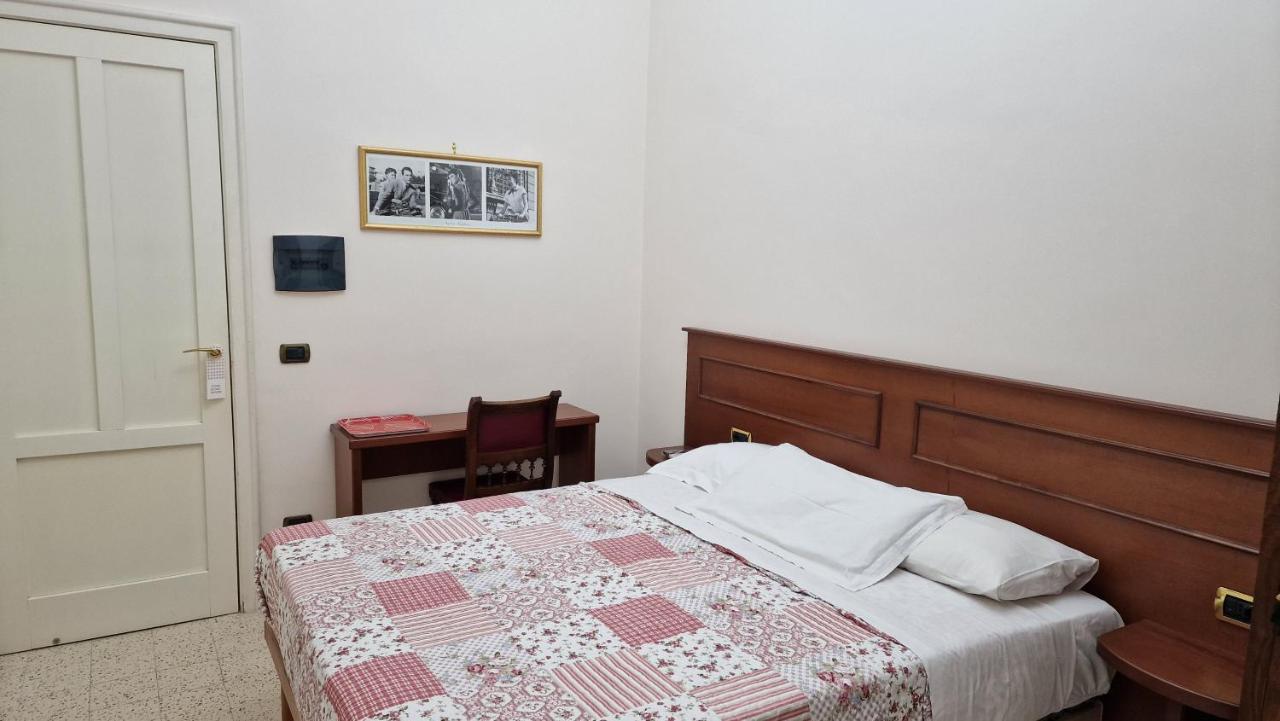 Vittoria Guest House Battipaglia Kültér fotó