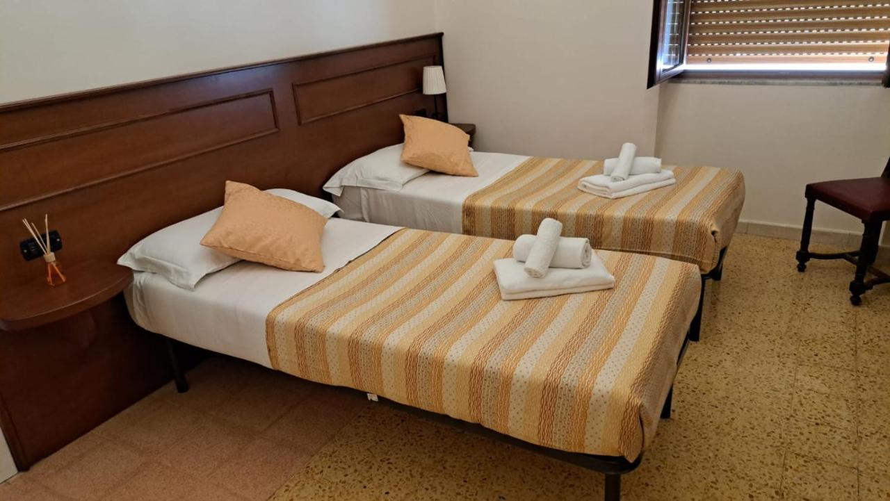 Vittoria Guest House Battipaglia Kültér fotó