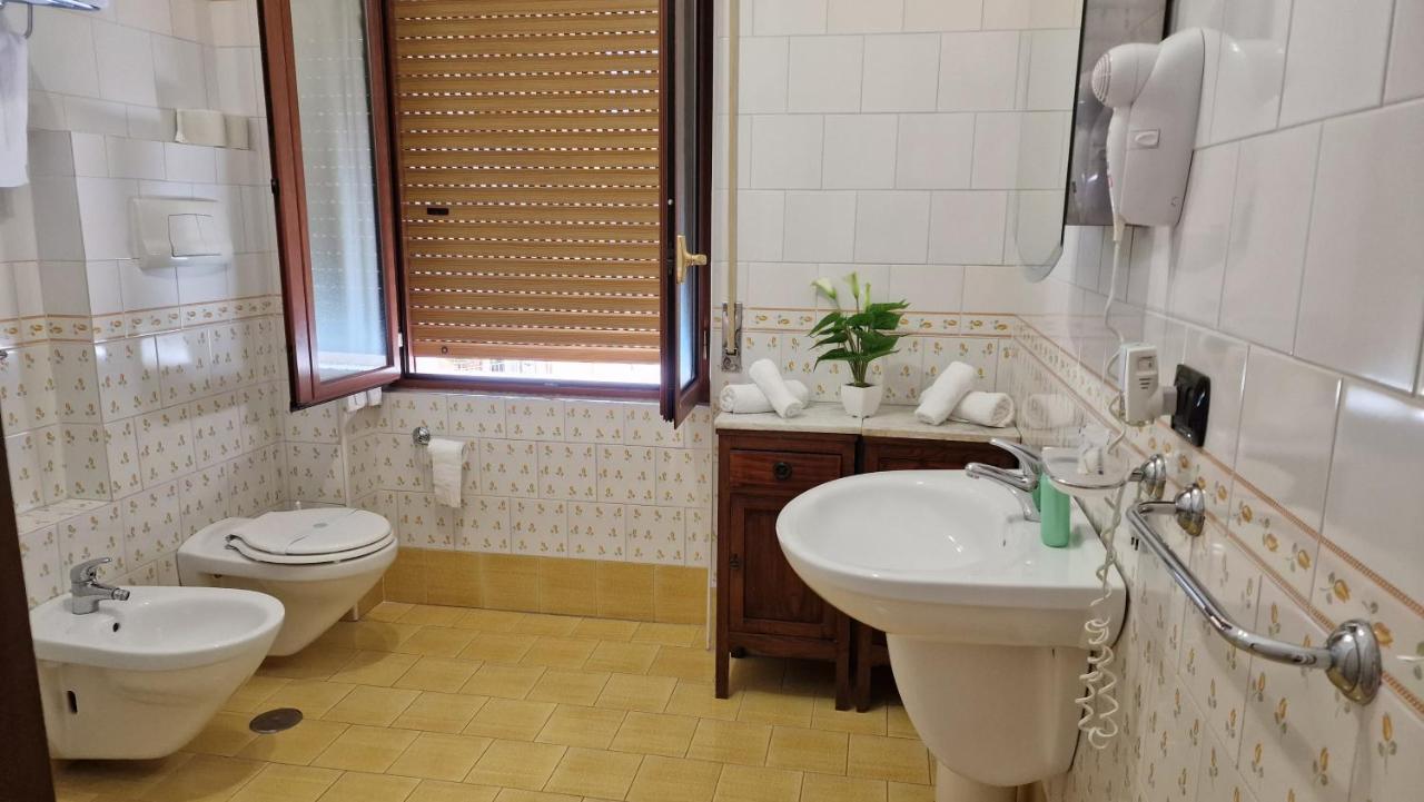 Vittoria Guest House Battipaglia Kültér fotó
