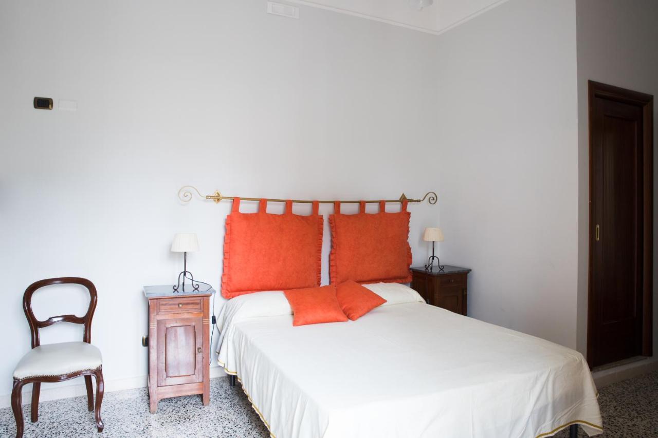Vittoria Guest House Battipaglia Kültér fotó